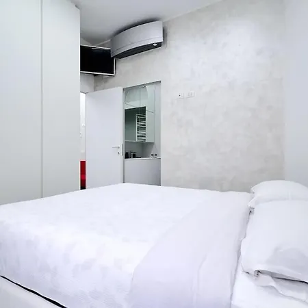 Milano-hosted By Sweetstay Milan